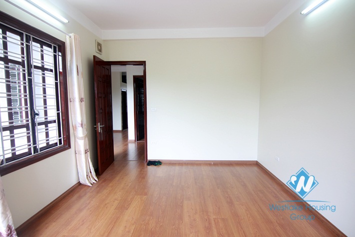 Lake view house with 4 bedrooms for rent in Tay Ho district